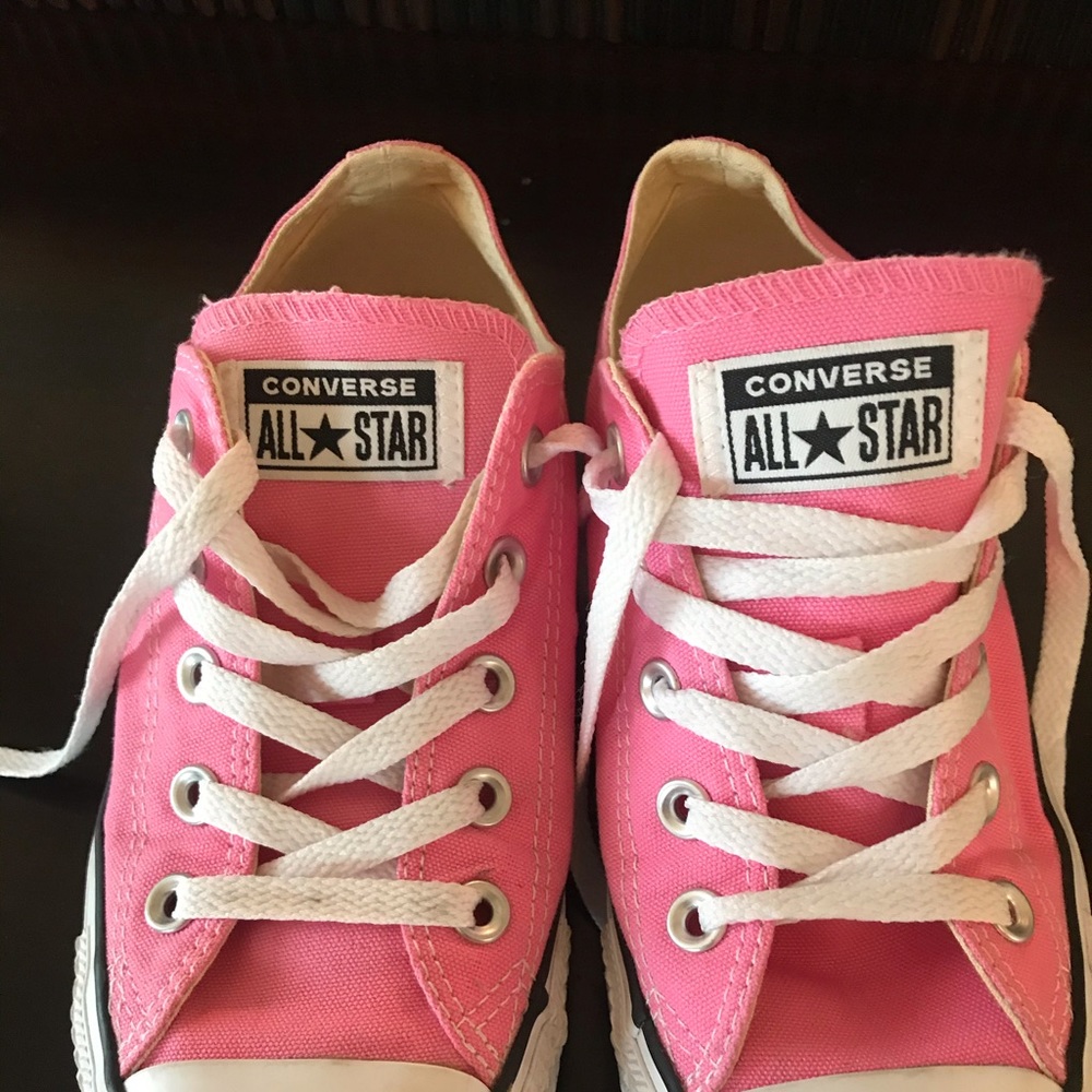 Pink converse size 7